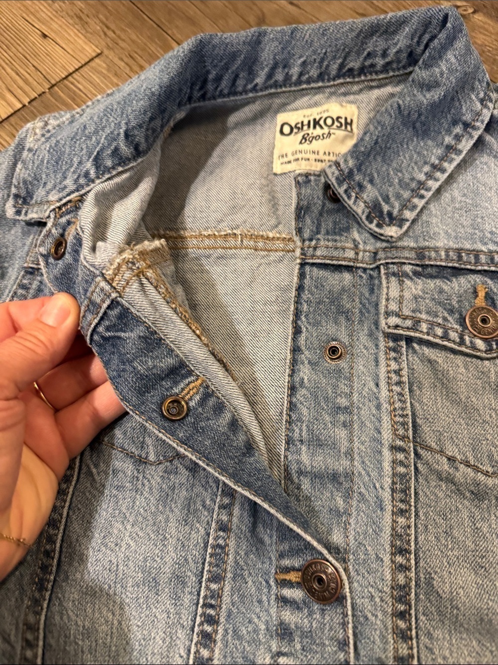 OshKosh B'gosh Light Blue Denim Jacket wish Snaps and Pockets. 12. Like New! - Picture 6 of 6